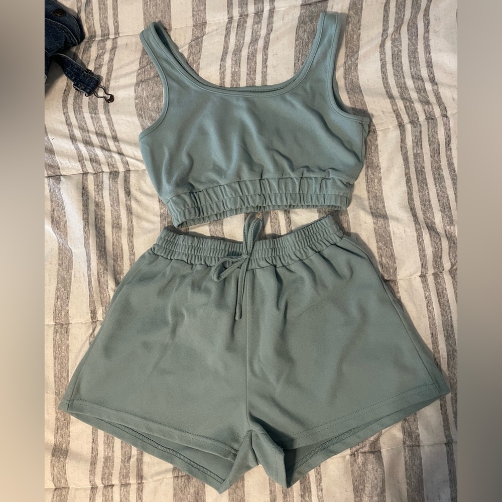 Ladies M fleece two-piece set